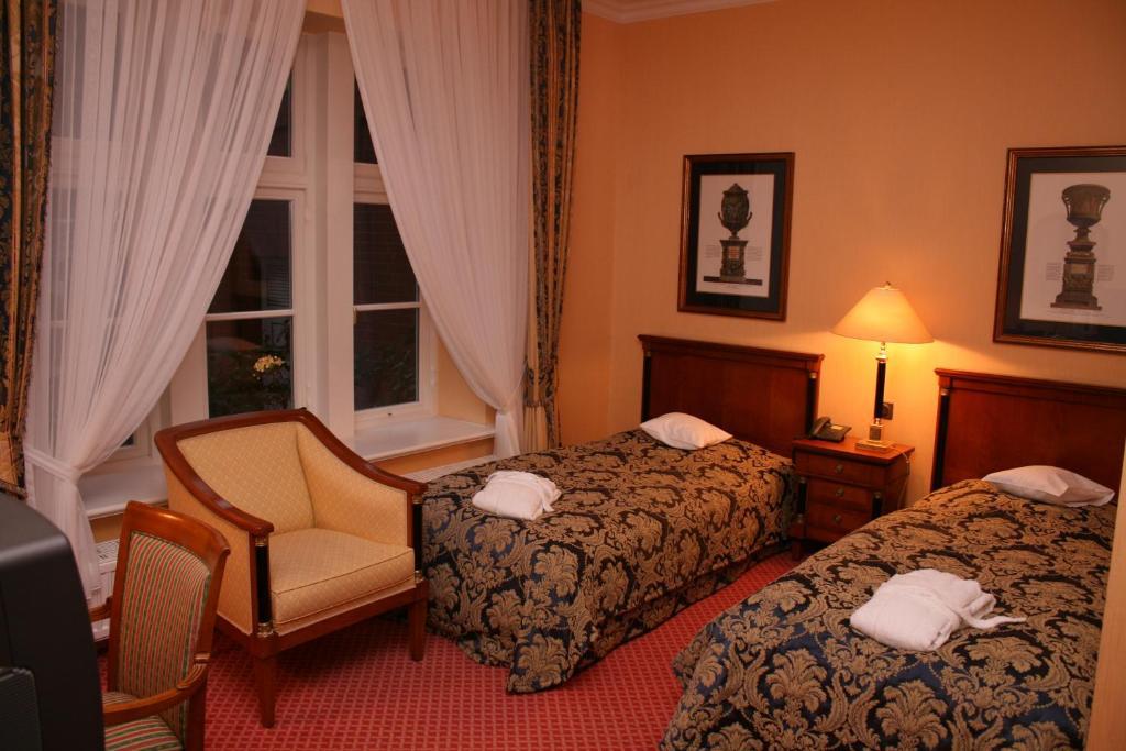 Hotel Altes Gymnasium Husum  Habitación foto