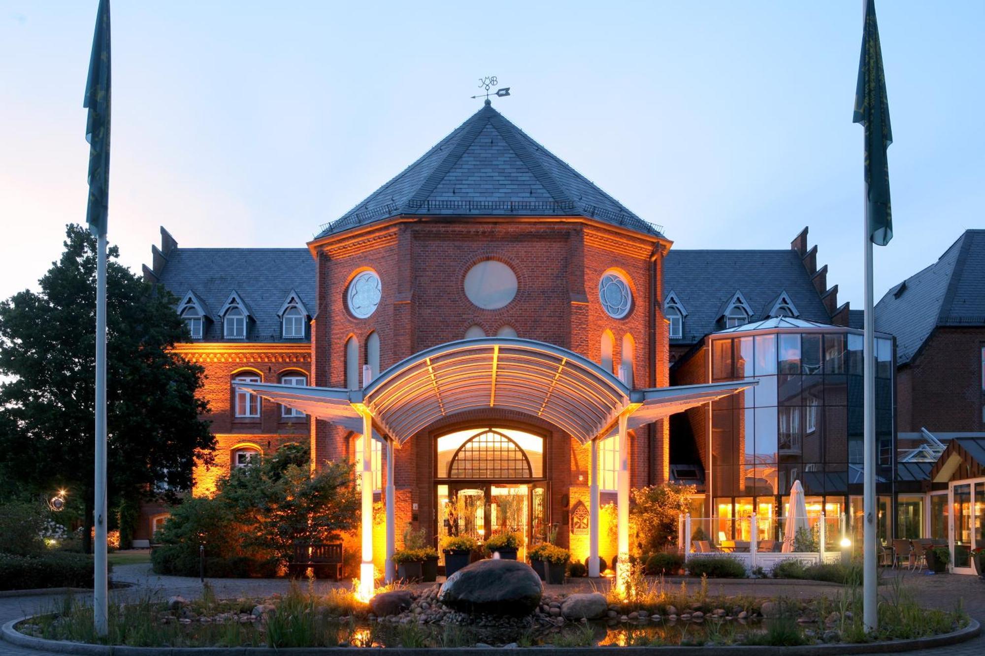 Hotel Altes Gymnasium Husum  Exterior foto