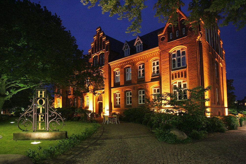 Hotel Altes Gymnasium Husum  Exterior foto