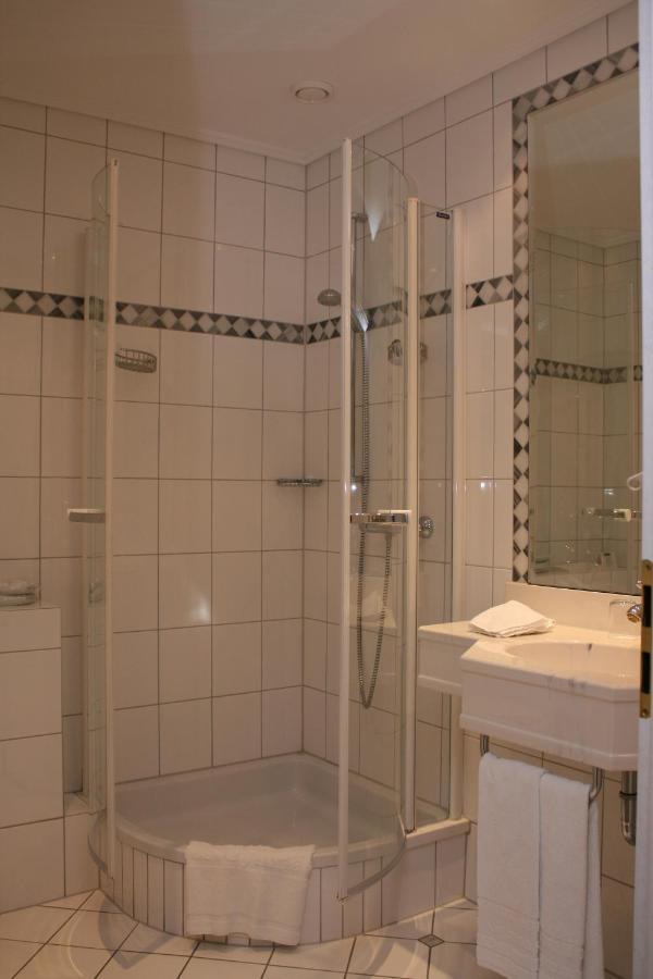 Hotel Altes Gymnasium Husum  Habitación foto